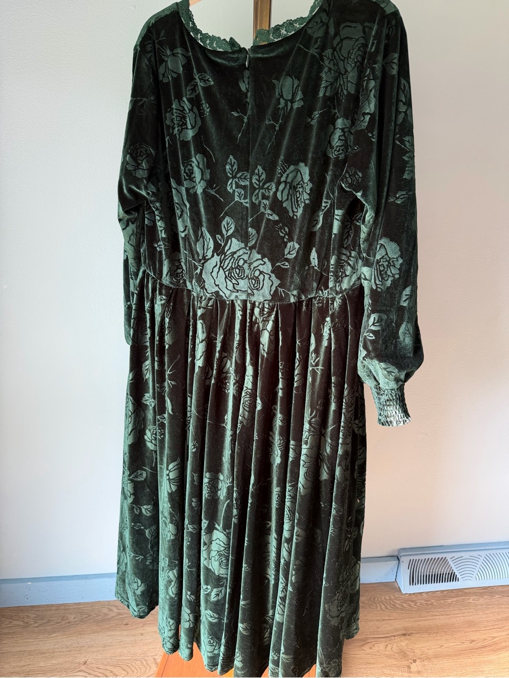 JessaKae nwt Emerald Green Velvet Lace-Trim Dress plus 1x - Picture 6 of 10